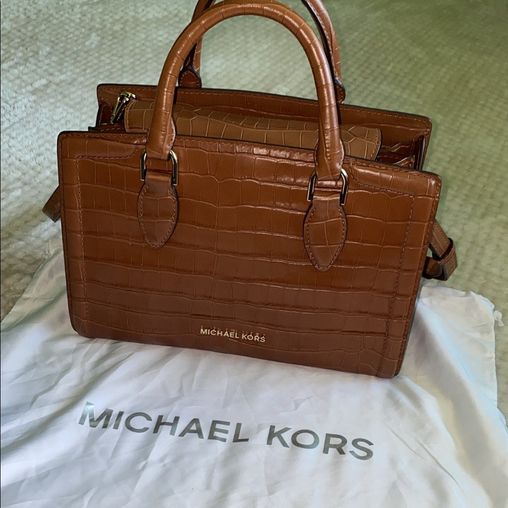 Authentic Michael Kors ZOE Satchel